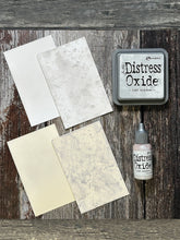 Carica l'immagine nel visualizzatore di Gallery, Tim Holtz Distress® Oxide® Ink Pad Lost Shadow (Nov 2023 New Color) - Design Creative Bling