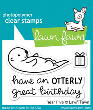 Cargar imagen en el visor de la galería, Lawn Fawn - year five - clear stamp set - Design Creative Bling