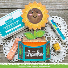 Charger l'image dans la galerie, Lawn Fawn - magic iris sunflower add-on - lawn cuts - Design Creative Bling