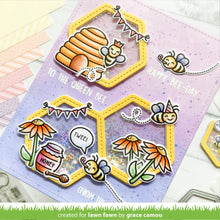 Carica l&#39;immagine nel visualizzatore di Gallery, Lawn Fawn - honeycomb shaker gift tag - lawn cuts - Design Creative Bling
