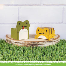 Cargar imagen en el visor de la galería, Lawn Fawn -  tiny gift box lizard and snake add-on lawn cuts - lawn cuts - Design Creative Bling
