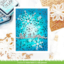 Lade das Bild in den Galerie-Viewer, Lawn Fawn - snowflake background hot foil plate - lawn cuts - Design Creative Bling
